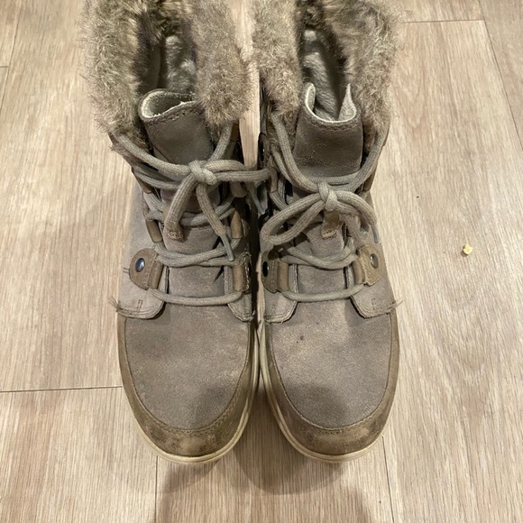 Sorel Womens Explorer Joan ankle boot gray fur size 6.5 - Picture 2 of 7